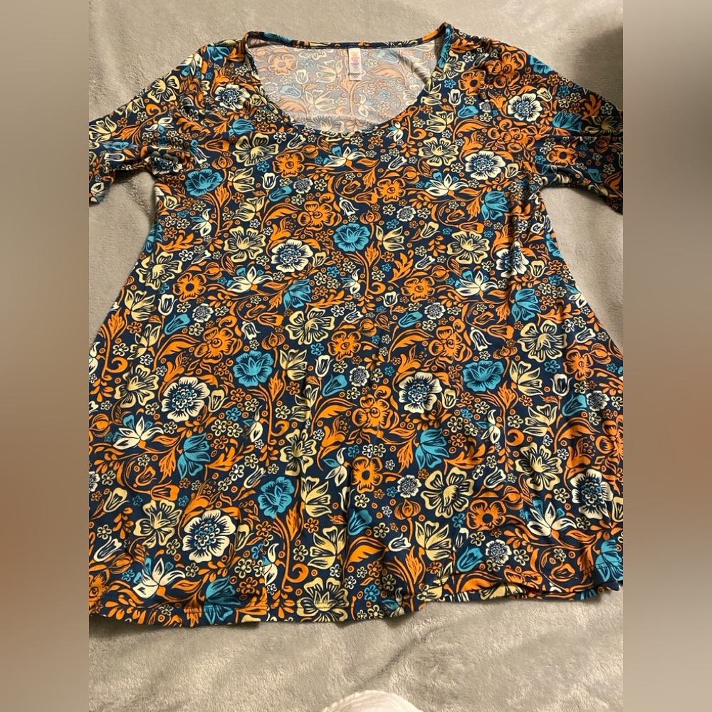 Lularoe perfect T size Large